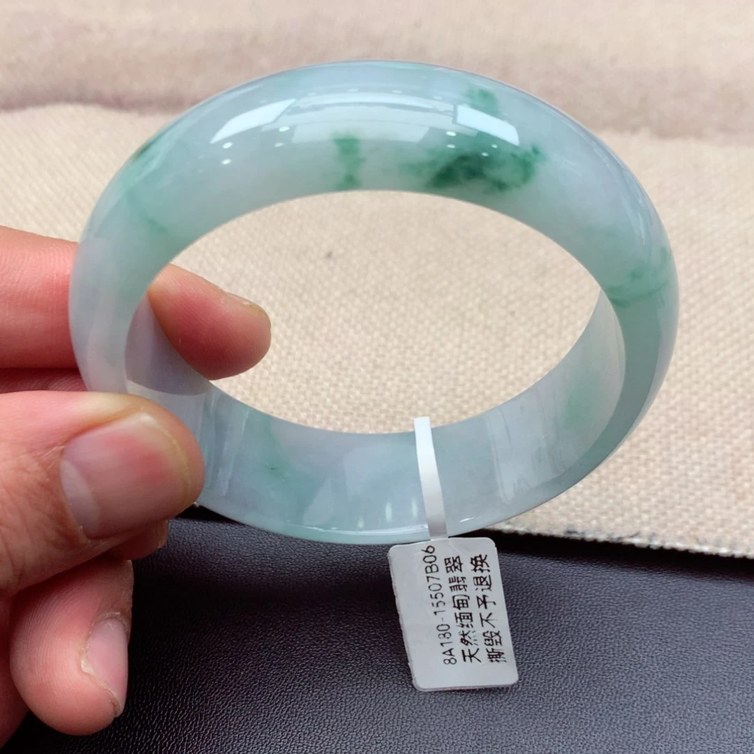 翡翠手镯未镶嵌缅甸翡翠