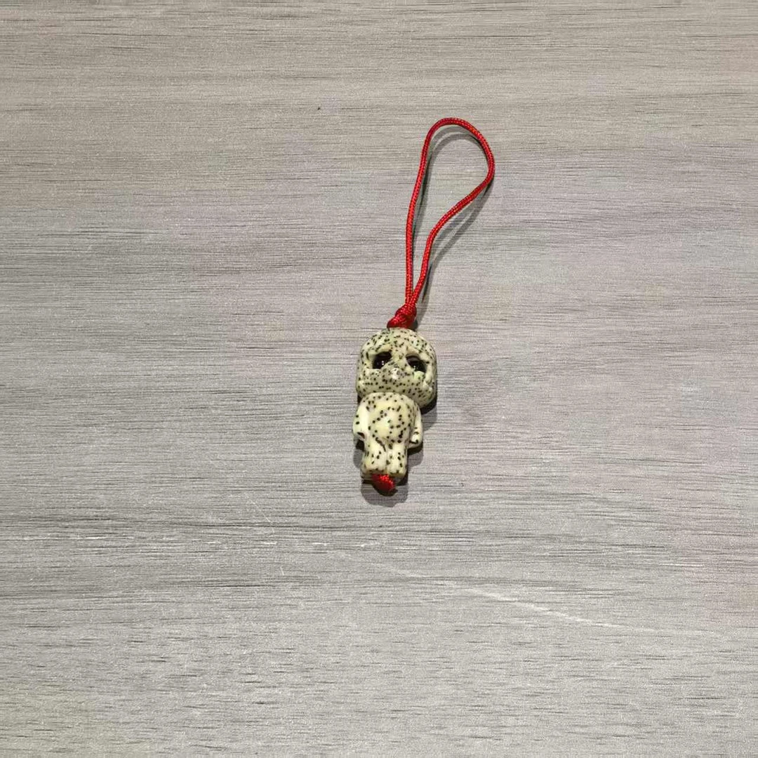 【上新了故宫】星月雕刻尸陀林带镶嵌眼睛手机小挂坠