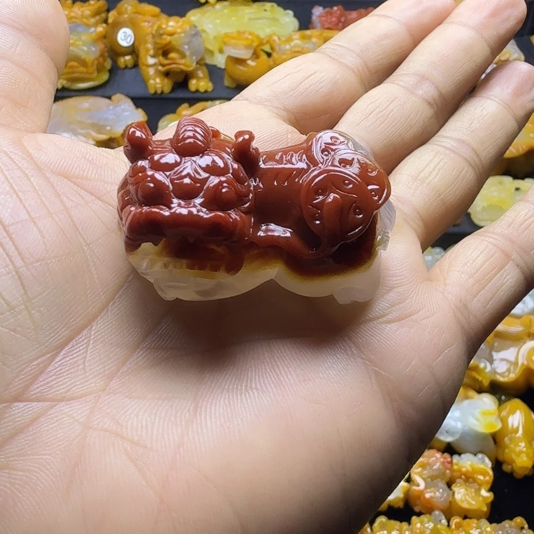 石英质玉（黄龙玉）未镶嵌颈饰