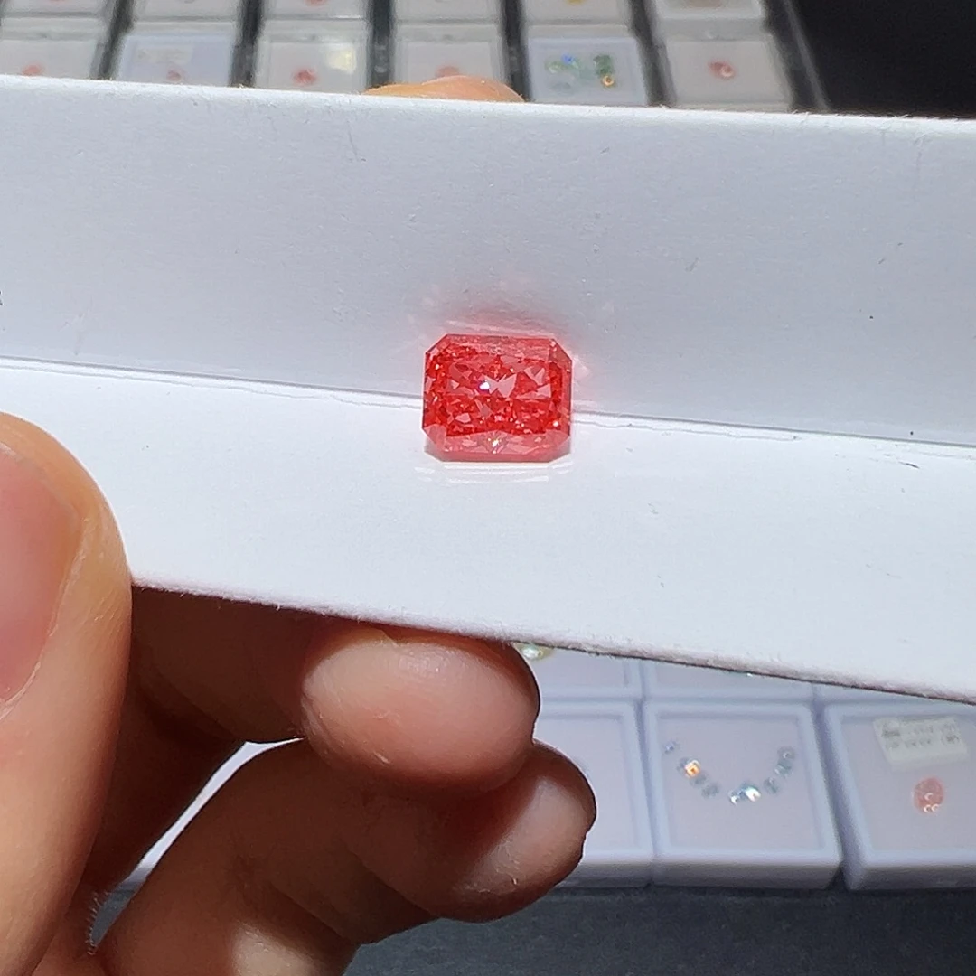 合成钻石裸石单证书2.36ct艳彩粉雷迪恩