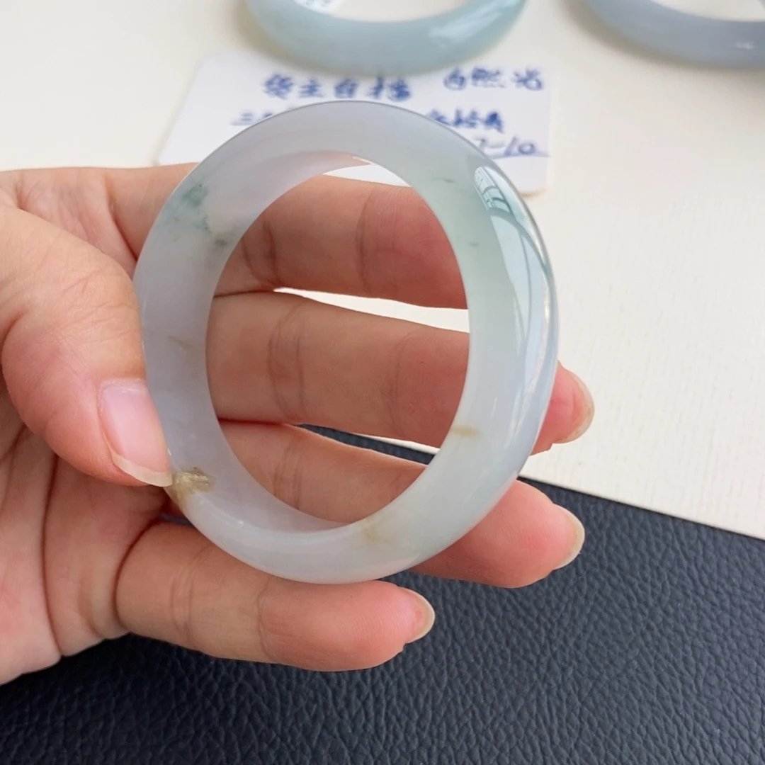 翡翠未镶嵌手镯53贵妃