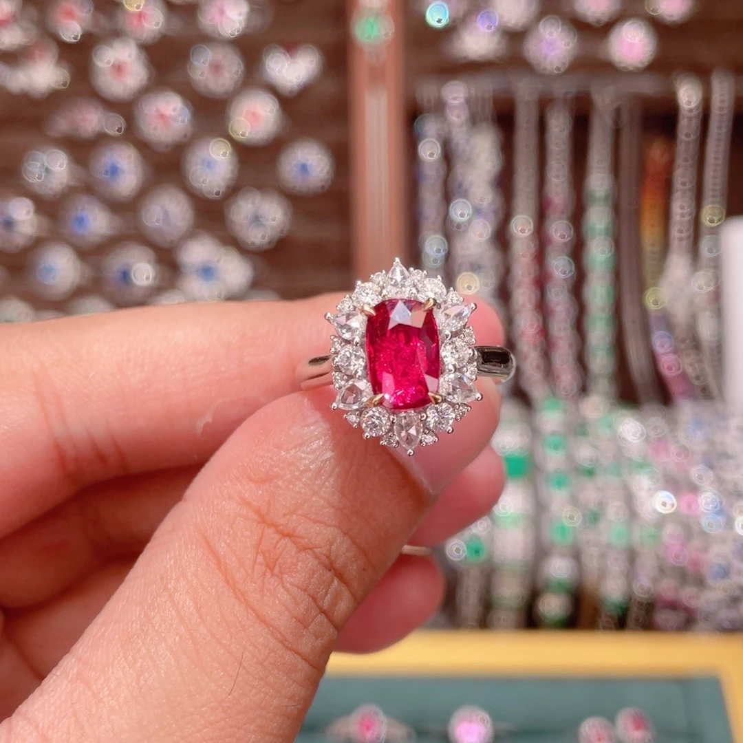 18K金镶嵌戒指红宝石2.02ct 无烧鸽血