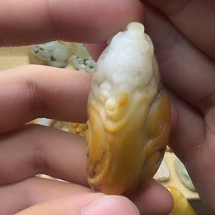 混***青和田玉未镶嵌颈饰