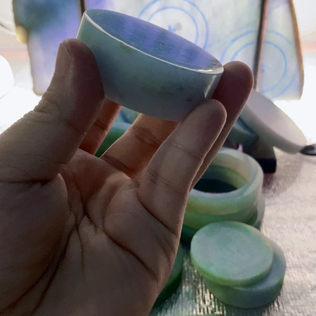 翡翠挂件未镶嵌寄回