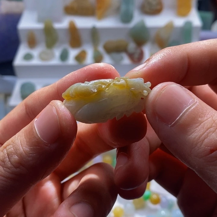 未镶嵌定制翡翠包抛光