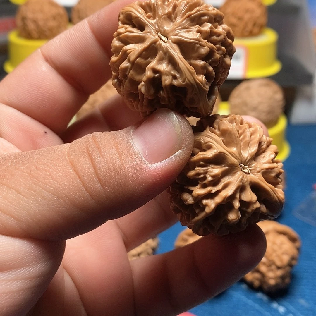 文玩核桃吊坠王*王秦闷