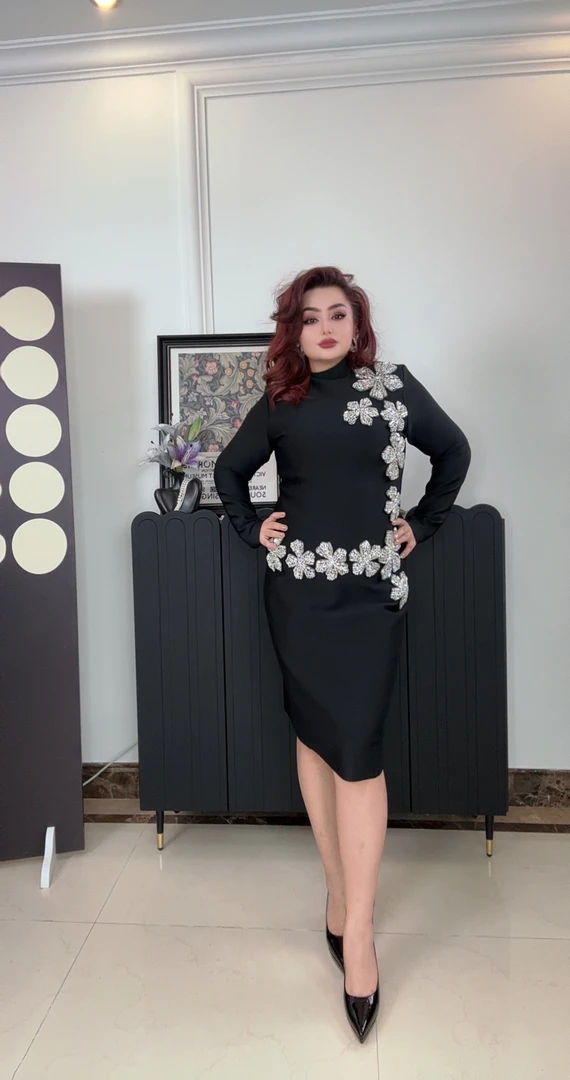 新款气质显瘦重工黑色连衣裙