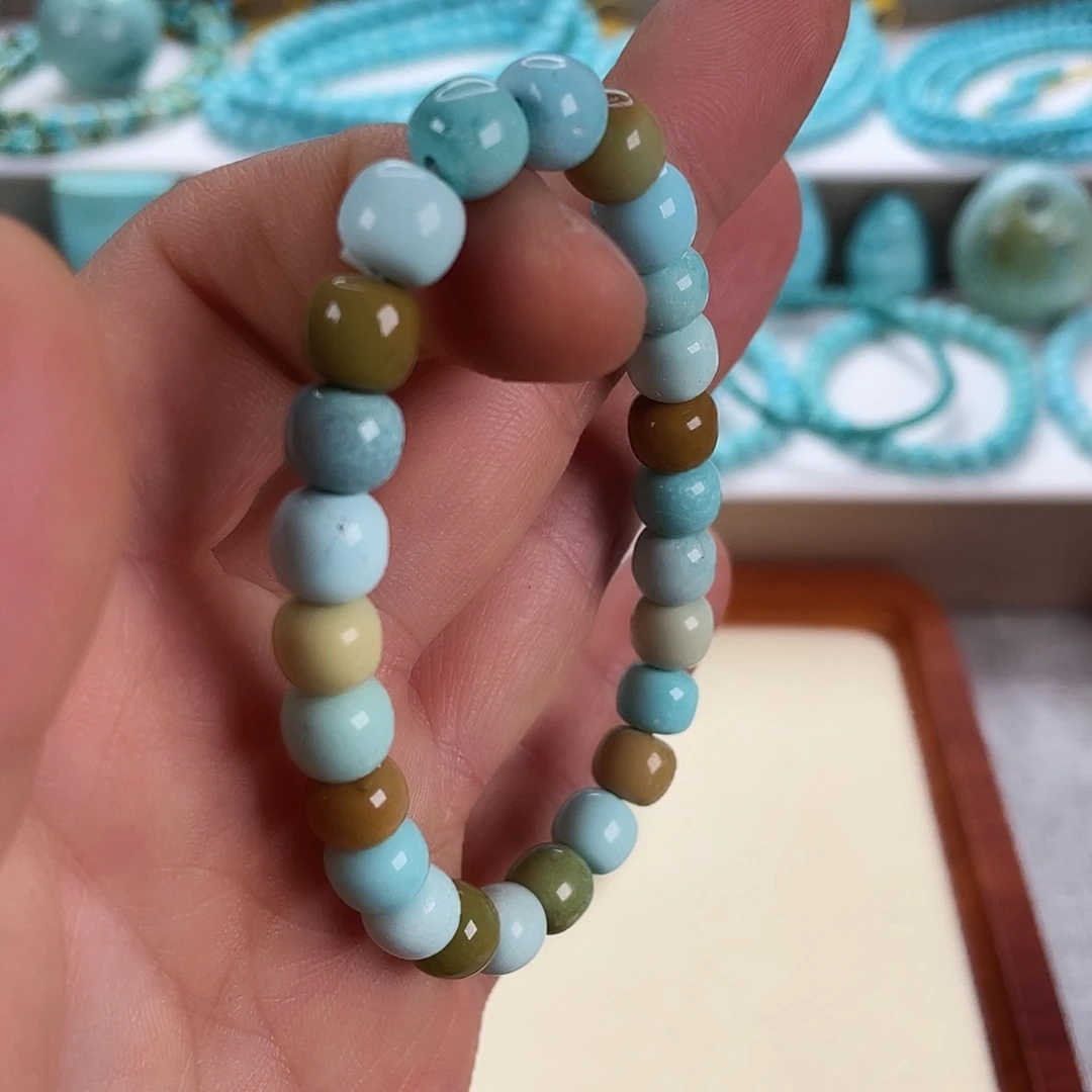 绿松石未镶嵌颈饰