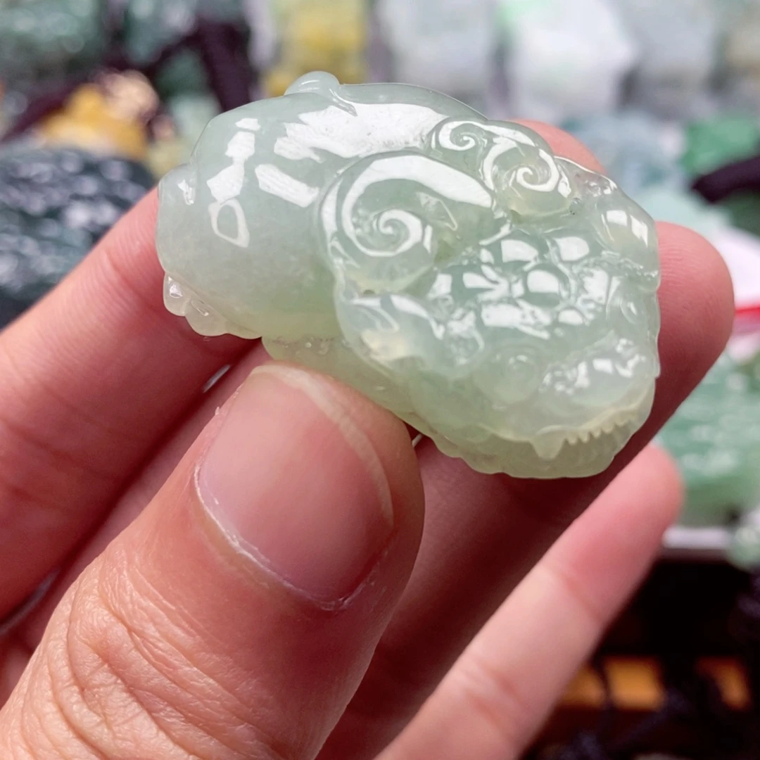 翡翠颈饰未镶嵌翡翠