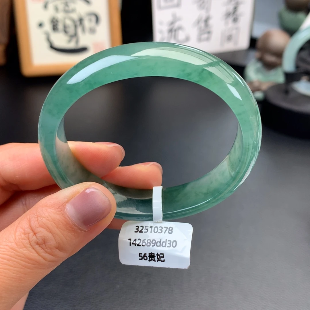翡翠未镶嵌手镯冰湖水绿起光无纹裂【强推】