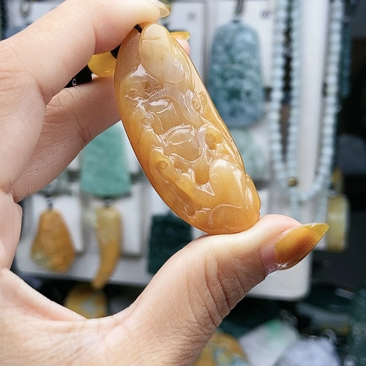 翡翠未镶嵌颈饰翡翠