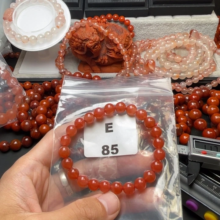 南红玛瑙未镶嵌多样性发货默认微瑕称重8mm