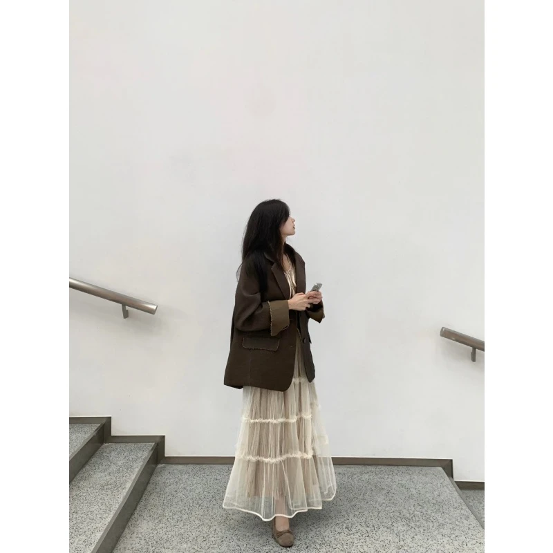 MARIE.COCO高级感穿搭咖色v领西装外套女秋季新款网纱拼接半身裙