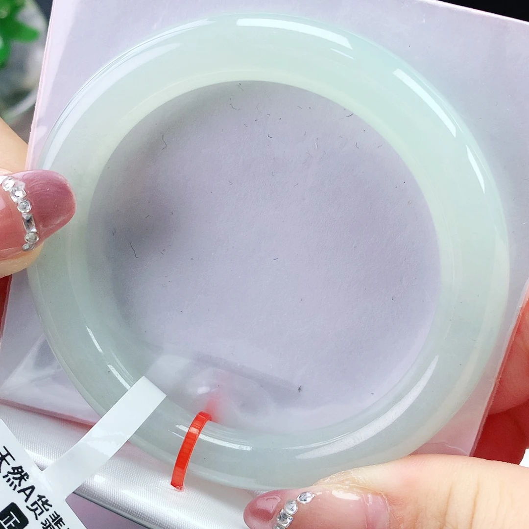 翡翠手镯未镶嵌55圈