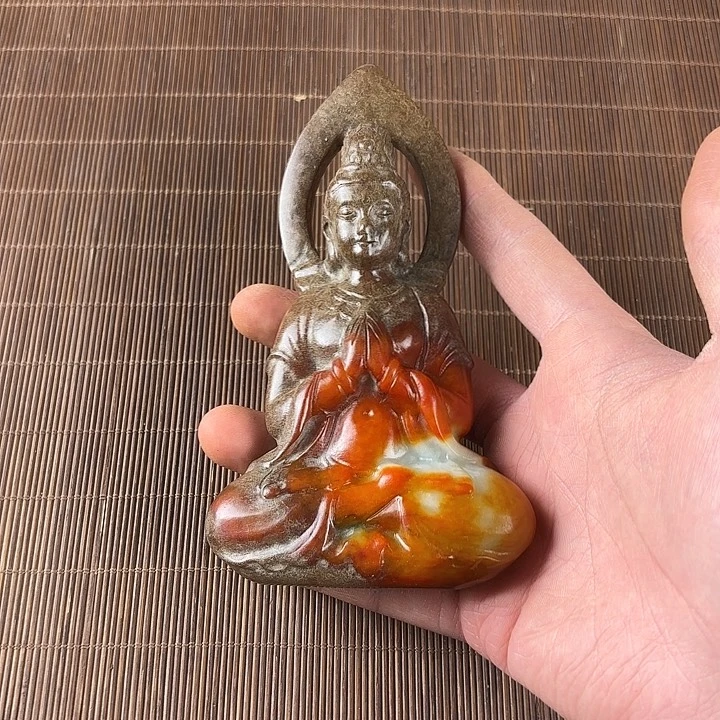 适***王未镶嵌和田玉挂件