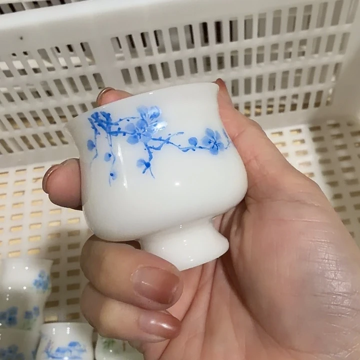 璞玉手绘釉上彩高脚杯梅花