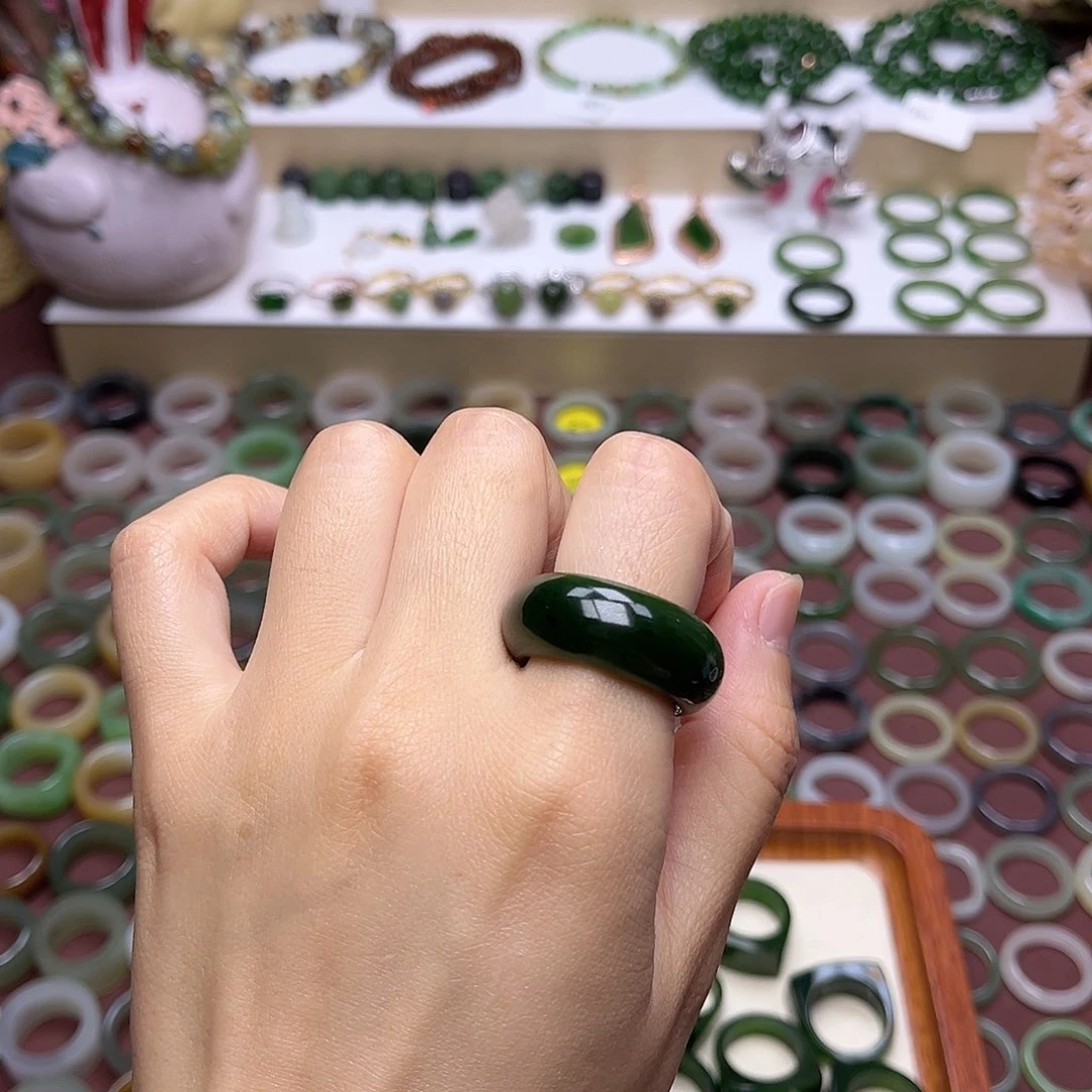 和田玉戒指未镶嵌18.9老料菠菜