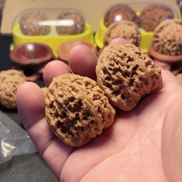 文玩核桃吊坠小***力南疆