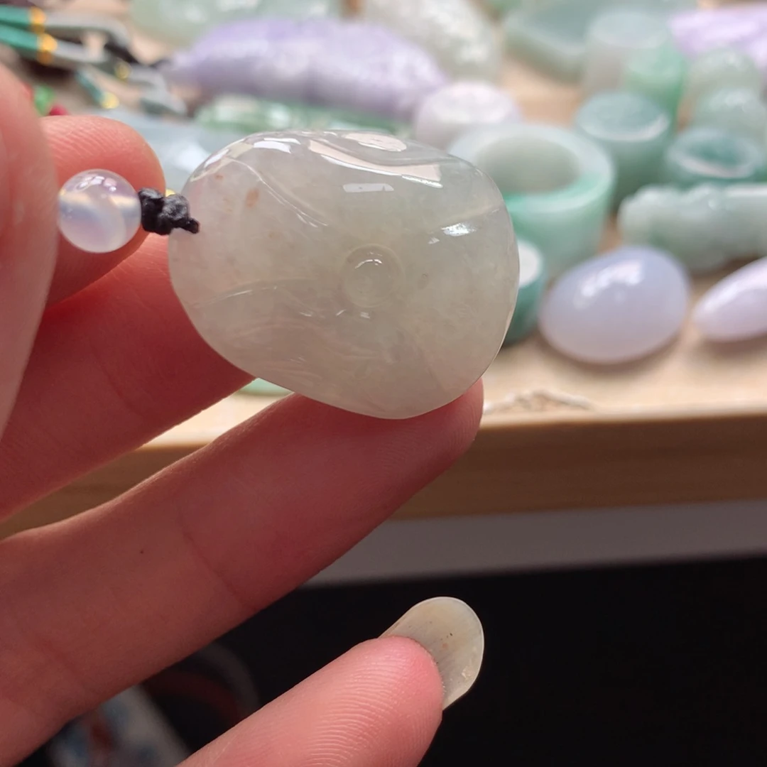 颈饰未镶嵌翡翠吊坠