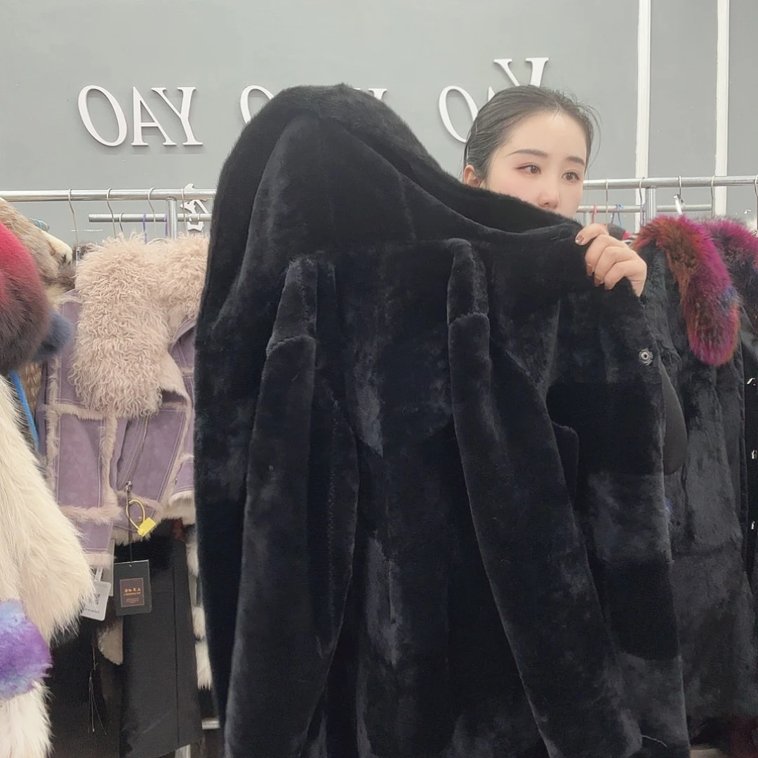姚小妖家高端皮草