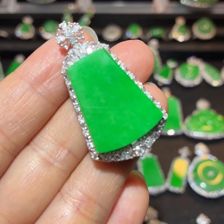 翡翠18K金镶嵌吊坠(不含链)翡翠