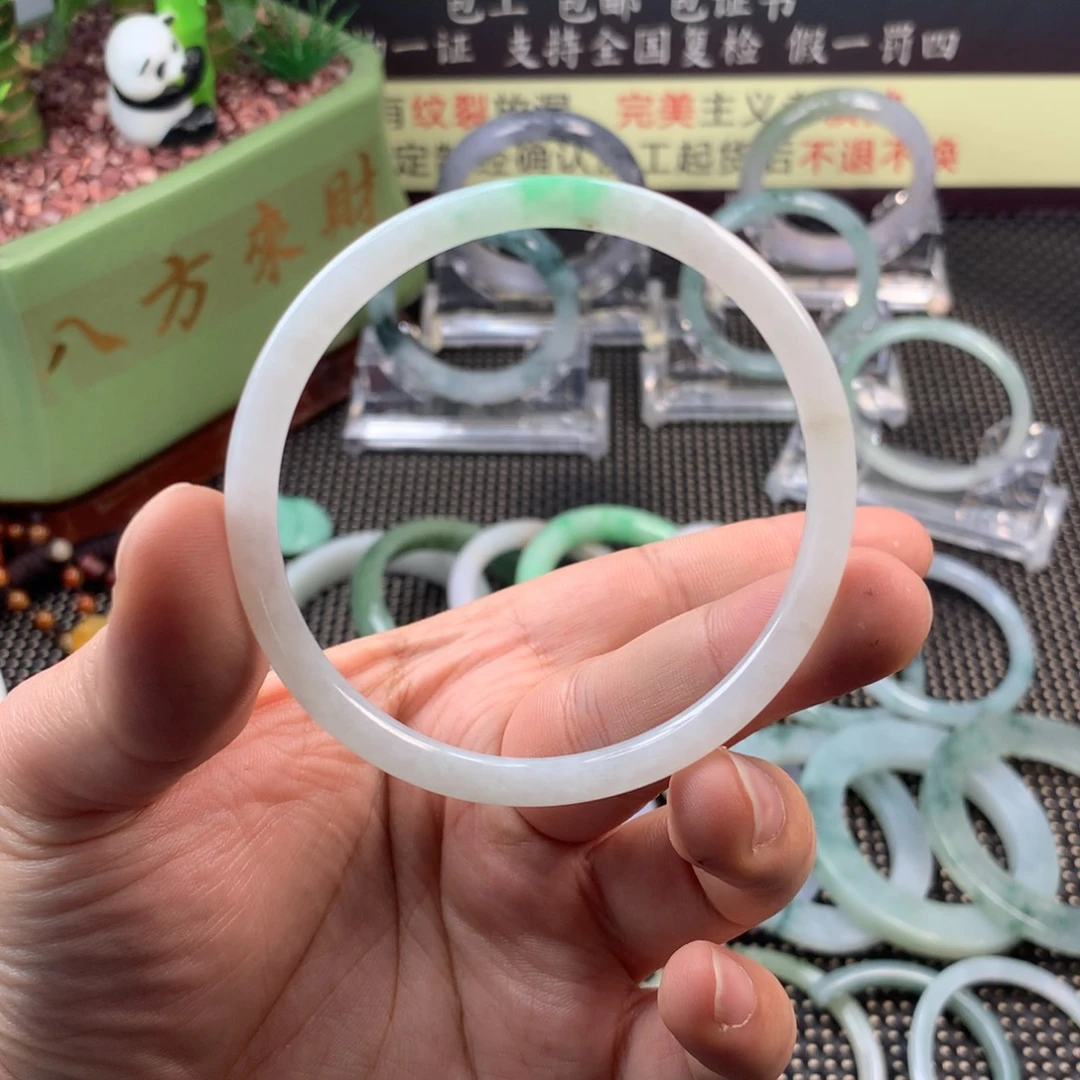 过***天定制翡翠未镶嵌手镯定制不退换