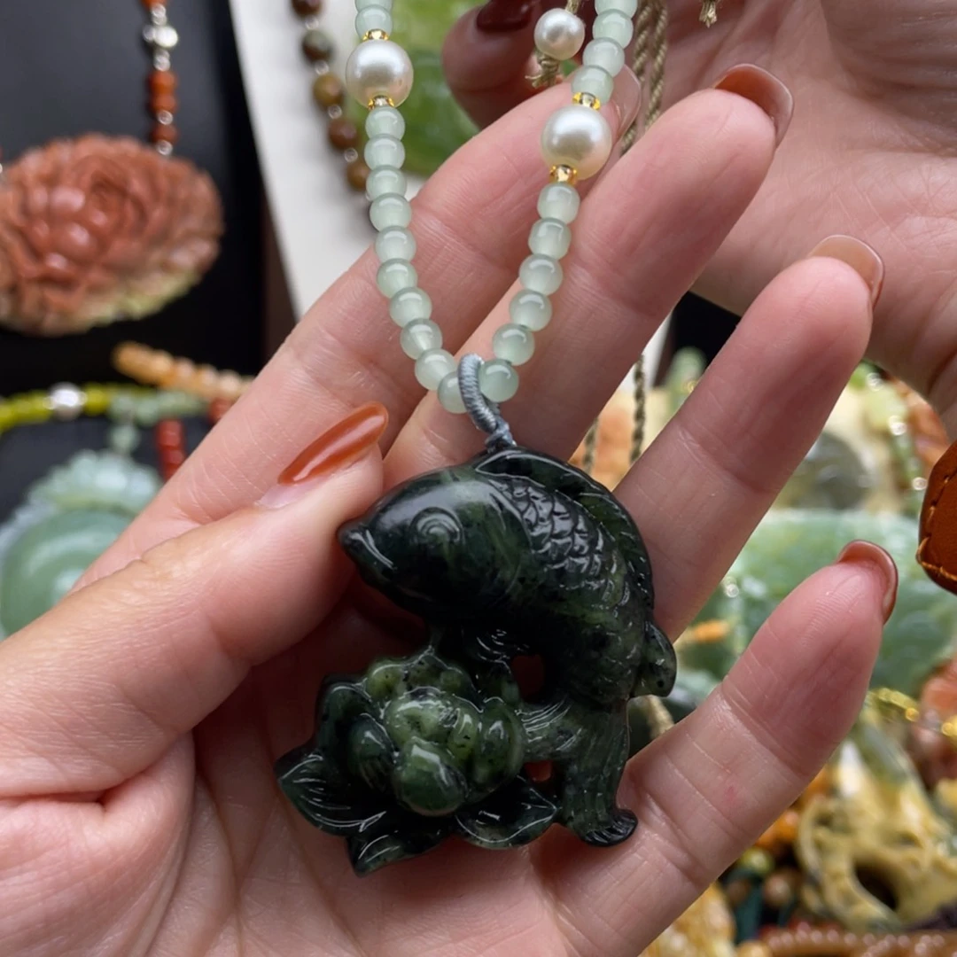 未镶嵌蛇纹石玉颈饰