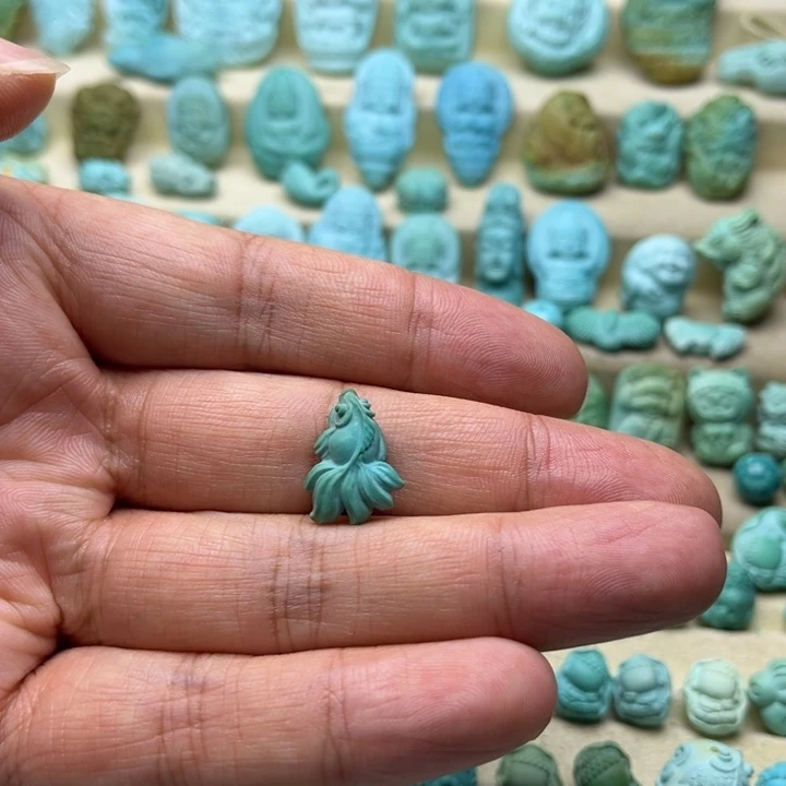 绿松石未镶嵌颈饰