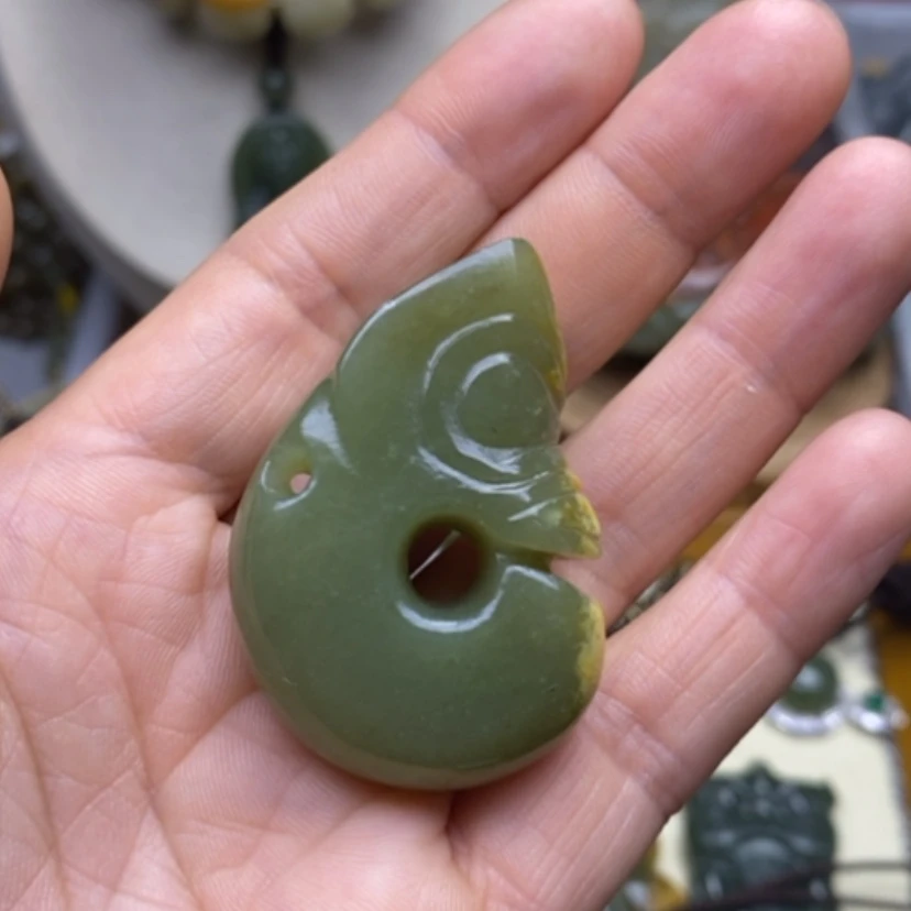 【闪购商品】未镶嵌和田玉挂件人**凉