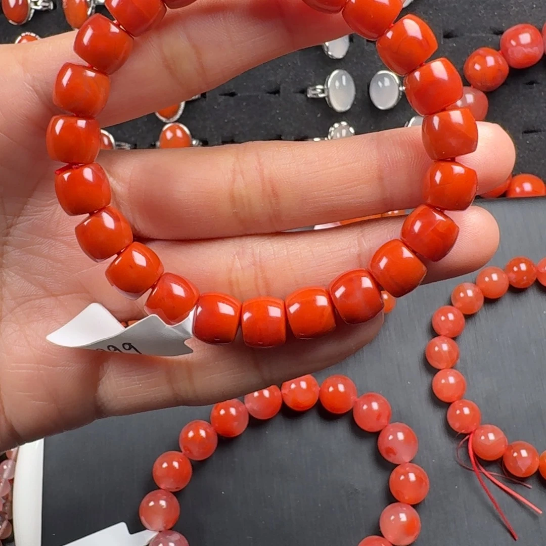 海***沫南红玛瑙未镶嵌珠宝奇石