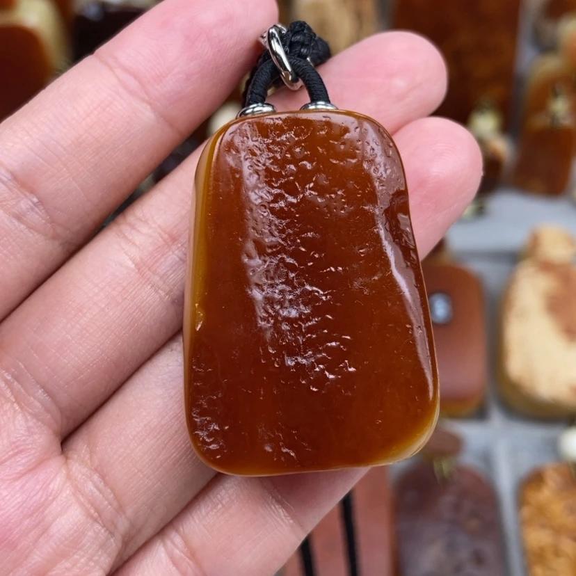 【闪购商品】未镶嵌吊坠(赠链)琥珀