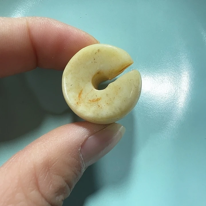 透闪石质玉未镶嵌挂件