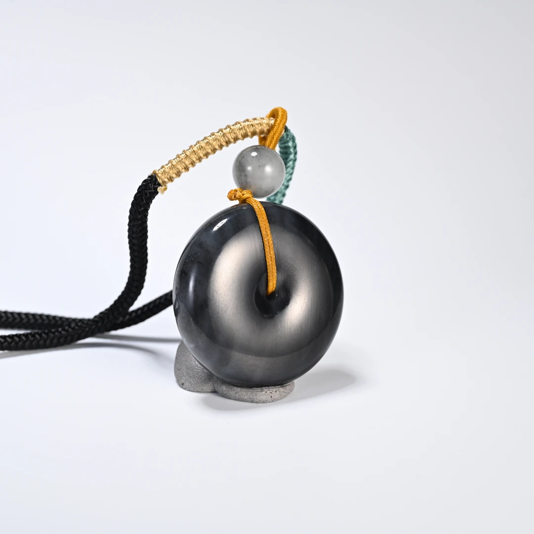 LOT8802 2511090086和田玉青花平安扣挂件/保利