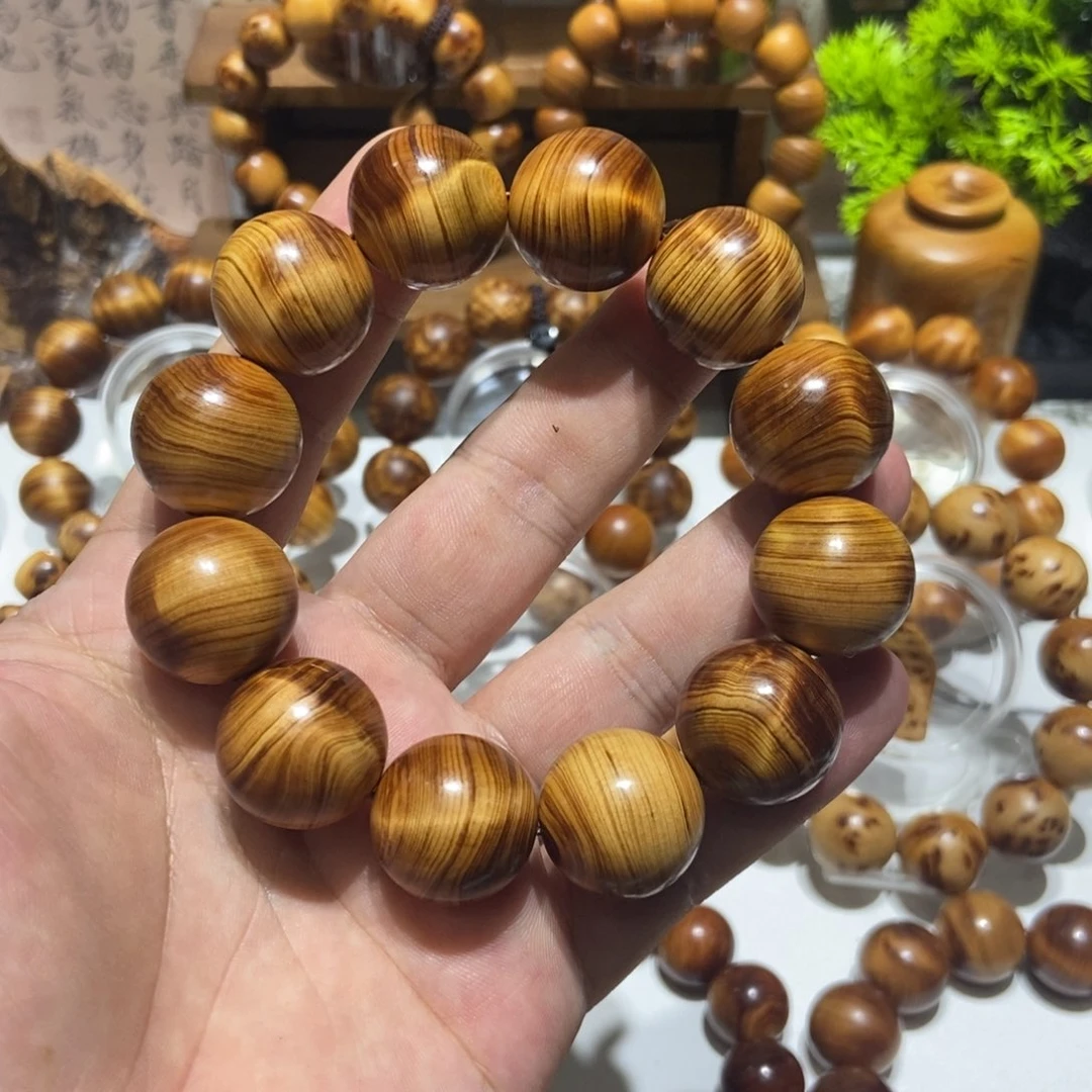 柏木（崖柏）把件2.0城口崖柏闪电串