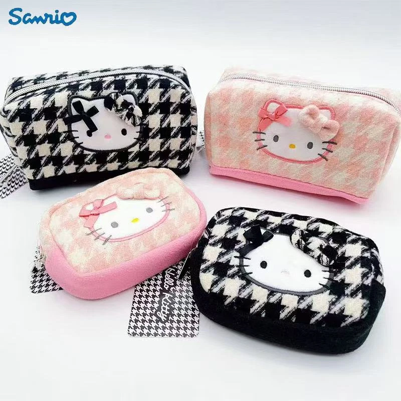 日本Sanrio三丽鸥凯蒂猫千鸟格子限定款化妆包 大容量单拉链笔袋