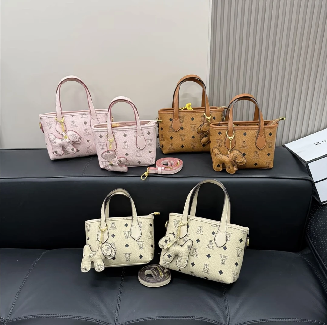 莫妮卡奇奇原创高级感2025新款小熊手提斜跨菜篮子实用包