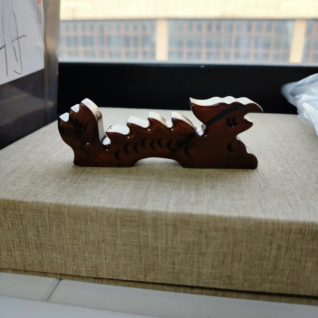 D023 定制红木笔搁微瑕一个