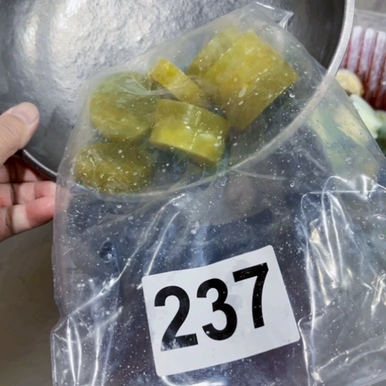 未镶嵌蛇纹石玉珠宝奇石