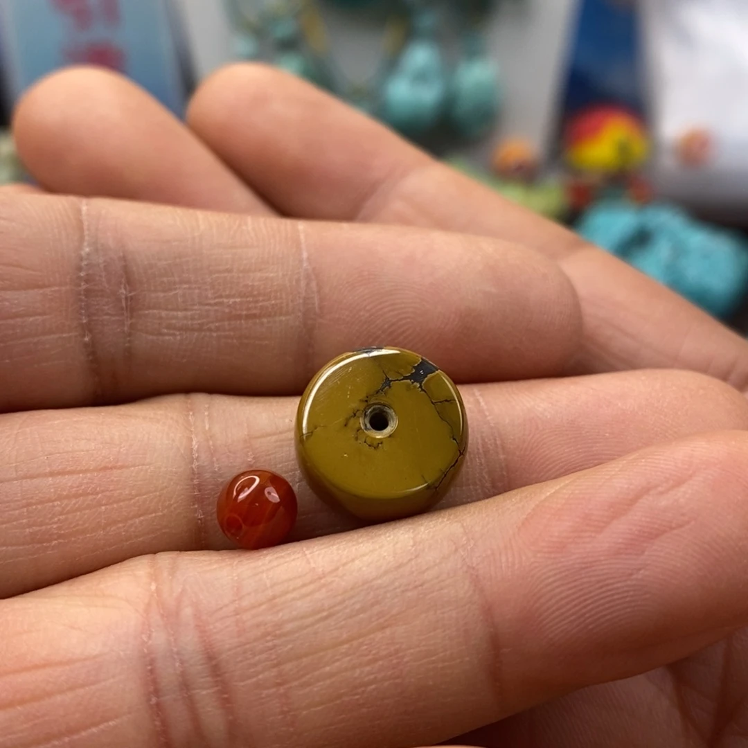 南红玛瑙未镶嵌珠宝奇石