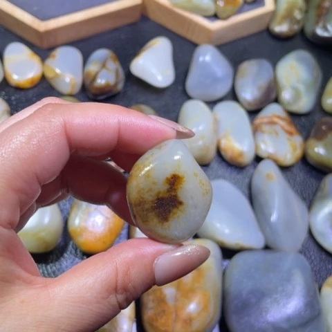 和田玉颈饰未镶嵌极*～