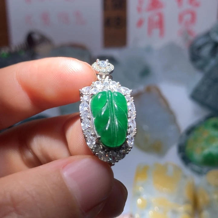 翡翠颈饰未镶嵌保真天然A货翡翠