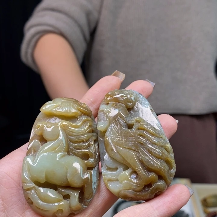 岫岩河磨玉（透闪石质玉）颈饰未镶嵌