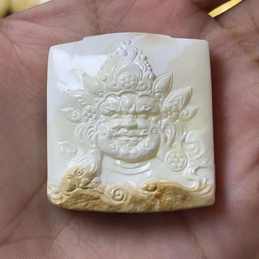 手串琥珀未镶嵌……