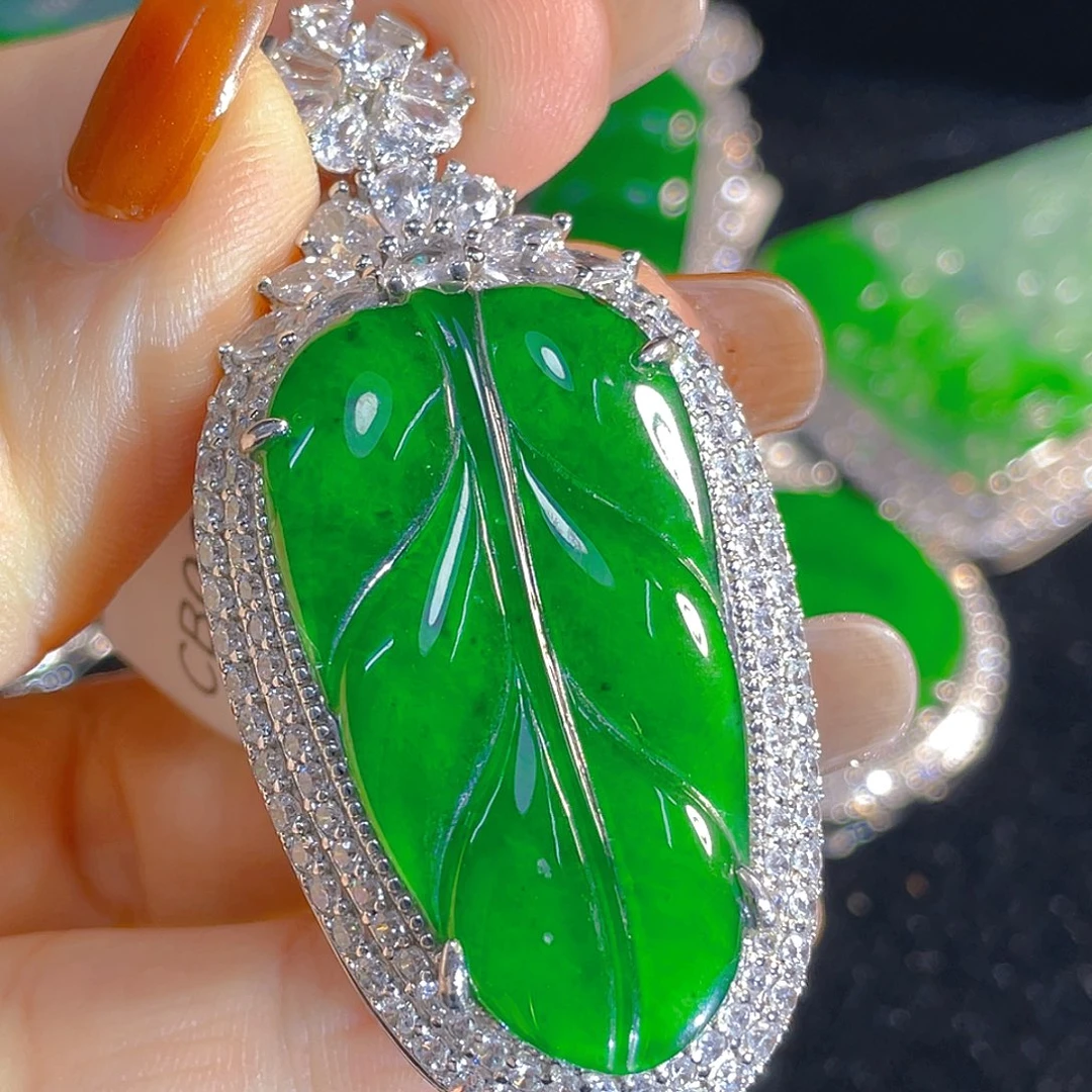 翡翠银S925镶嵌颈饰翡翠