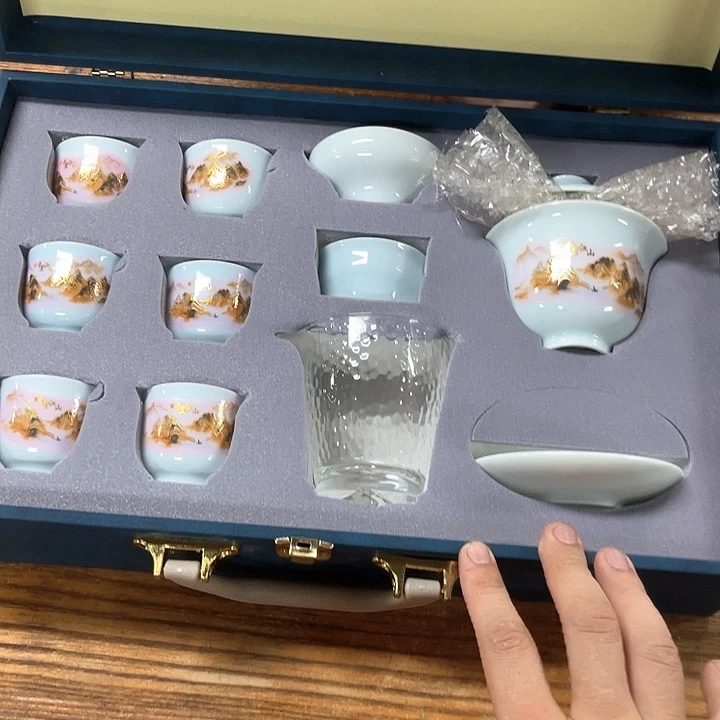 孤品茶具套装等。