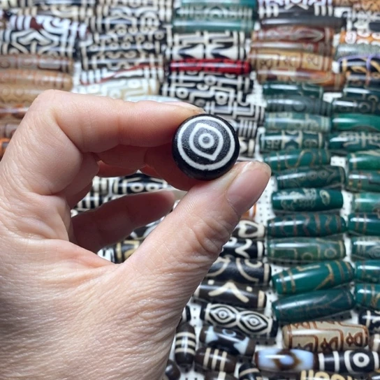 未镶嵌颈饰玛瑙/玉髓