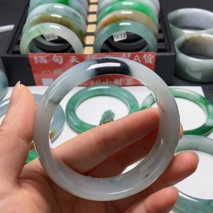 翡翠手镯未镶嵌翡翠手镯A货32号60.5宽版微瑕