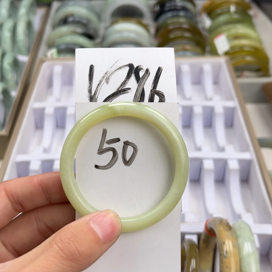 岫玉手镯未镶嵌天然岫玉微瑕