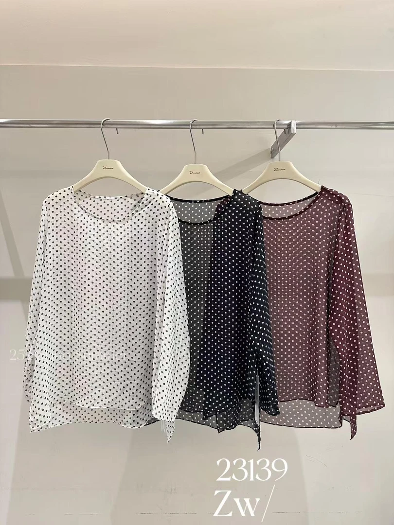 杨杨 DH-圆领乔其纱波点宽松上衣23139配项链