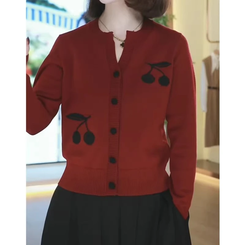 针织外套女秋冬季新款小众红色樱桃设计感绣花洋气毛衣开衫上衣